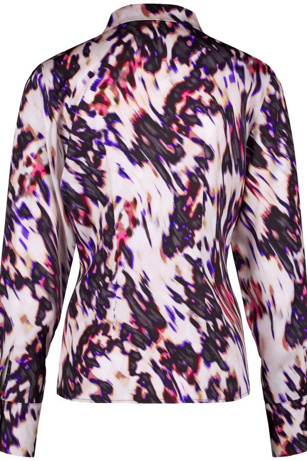 Блузка с абстрактным принтом