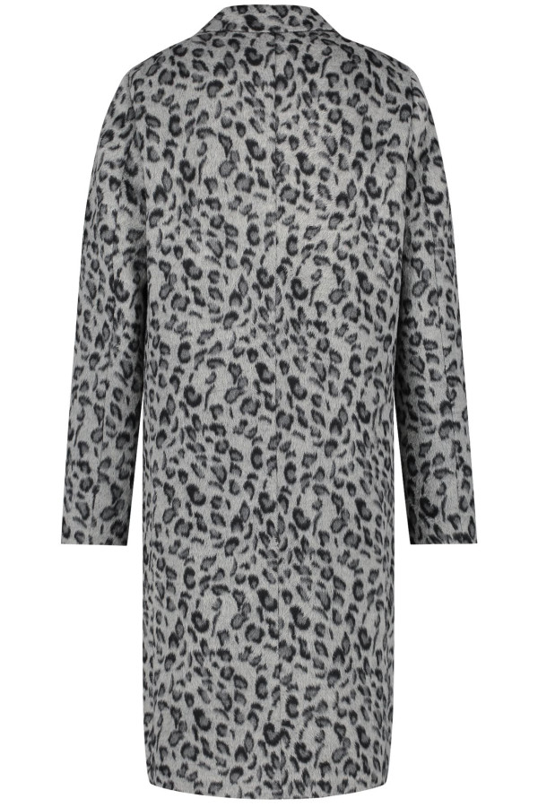 Пальто в анималистичном принте