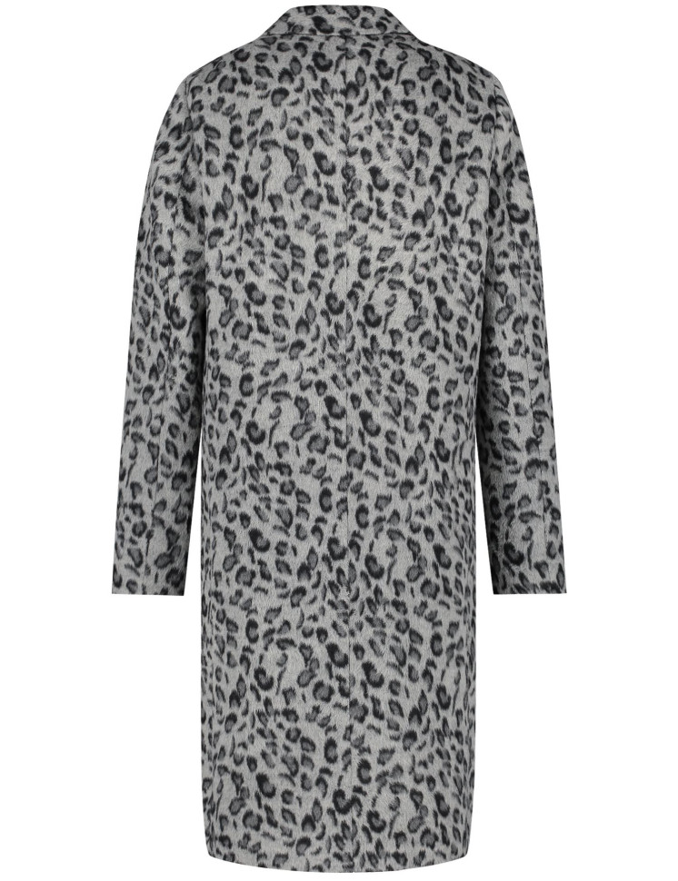 Пальто в анималистичном принте