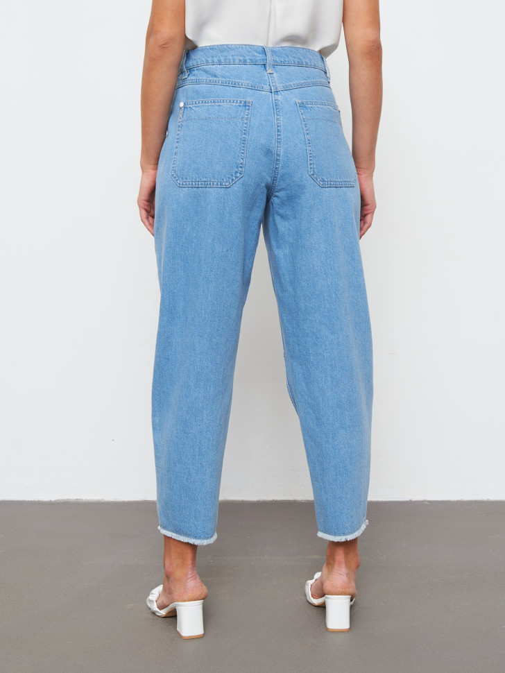 Джинсы свободного кроя