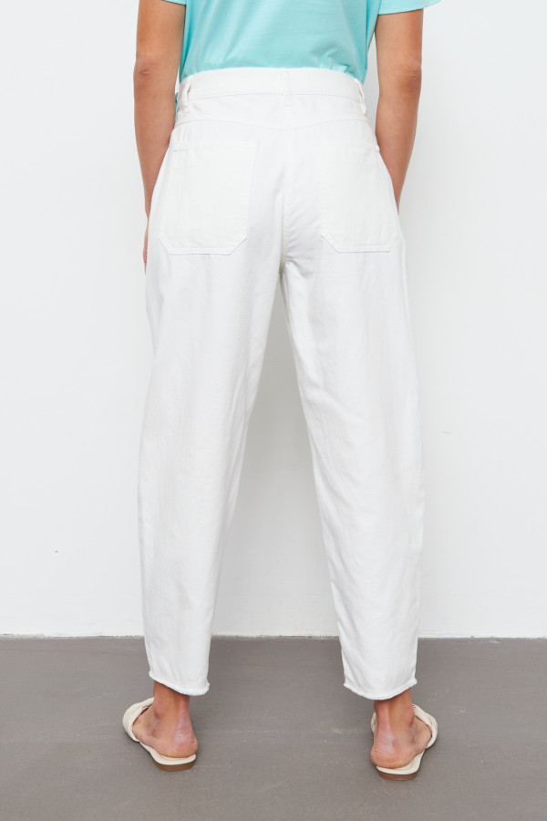 Джинсы свободного кроя