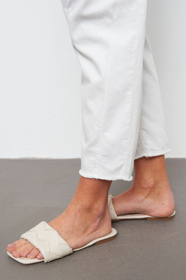 Джинсы свободного кроя