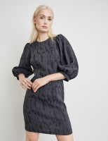 Платье с объемными рукавами