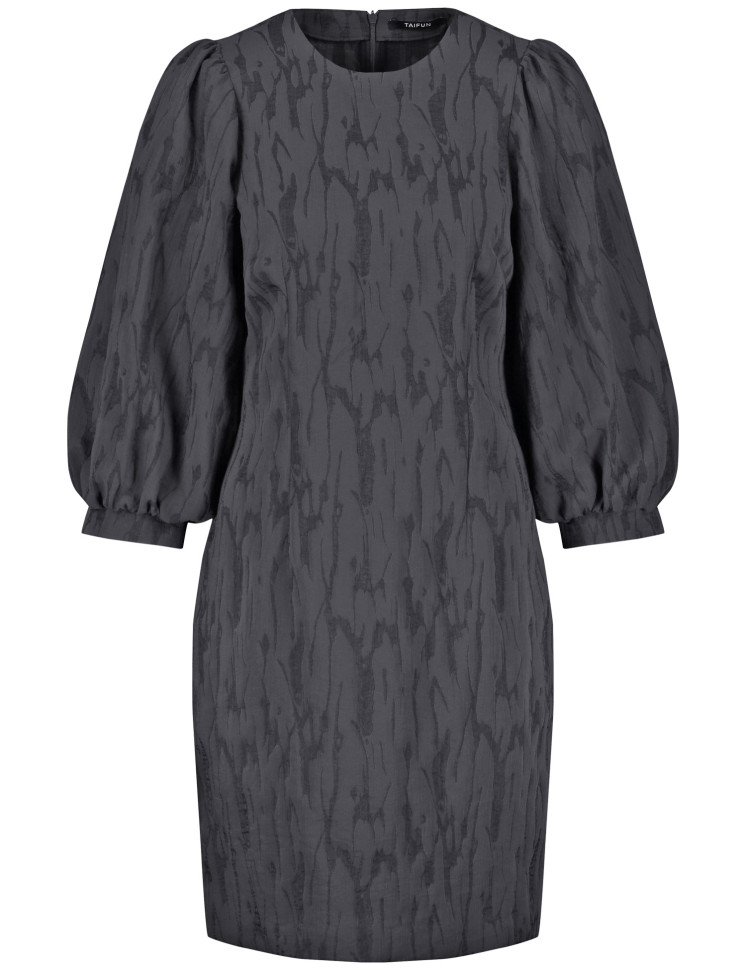 Платье с объемными рукавами