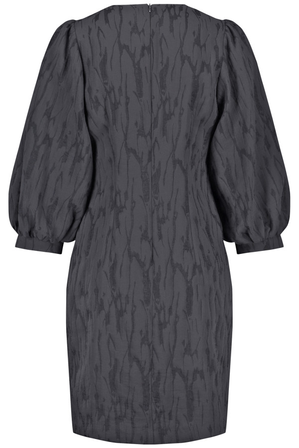 Платье с объемными рукавами