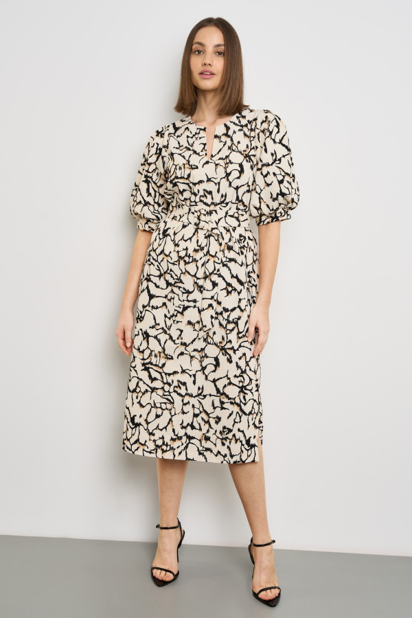 Платье с объемными рукавами