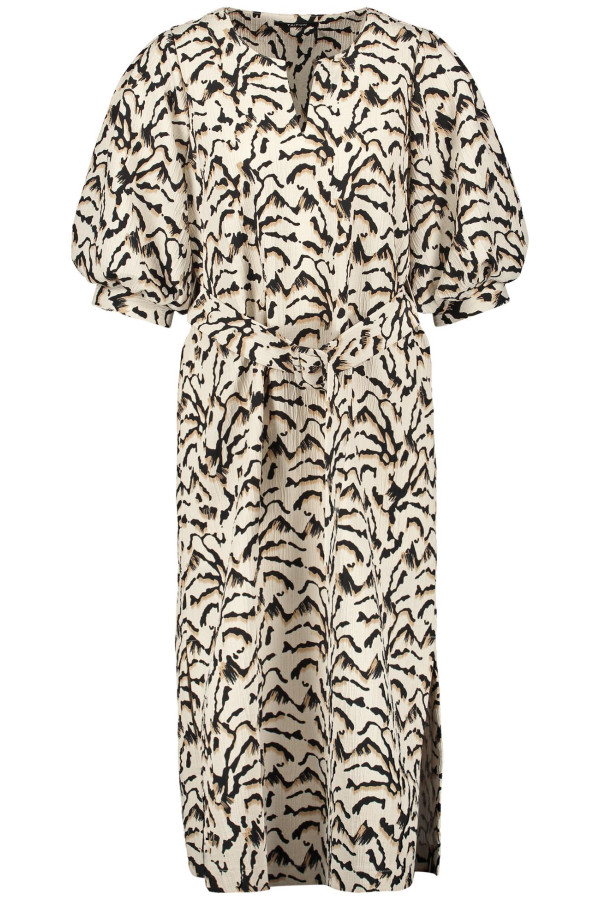 Платье с объемными рукавами