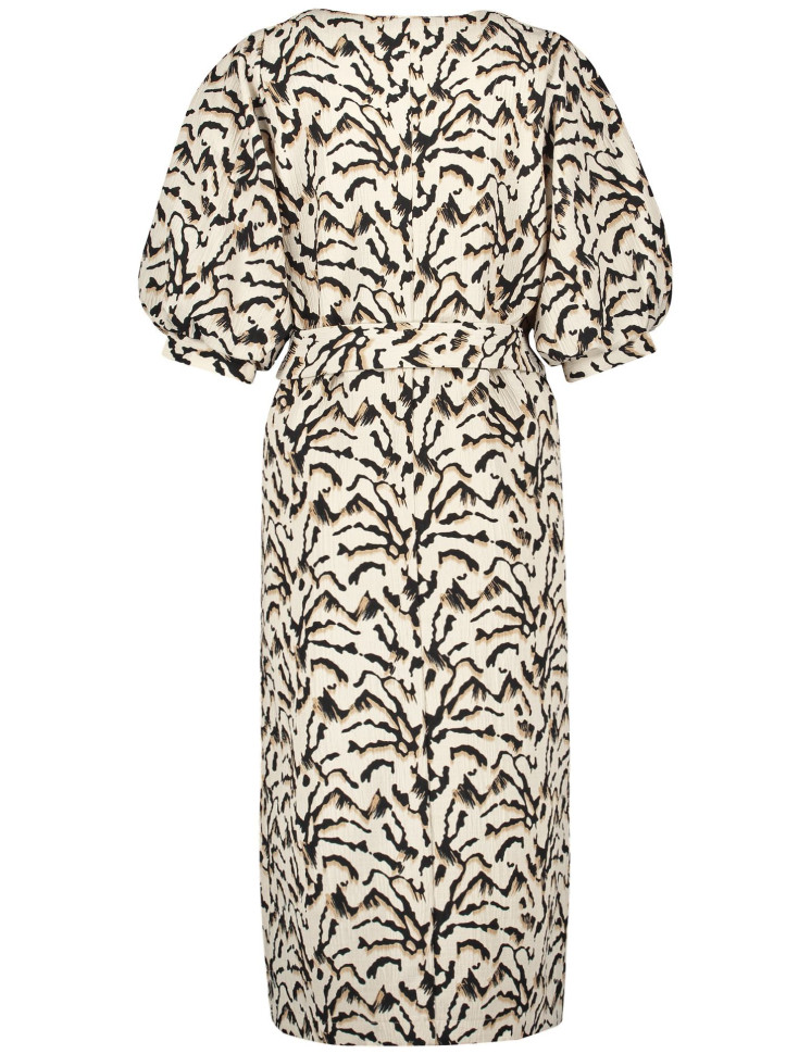 Платье с объемными рукавами