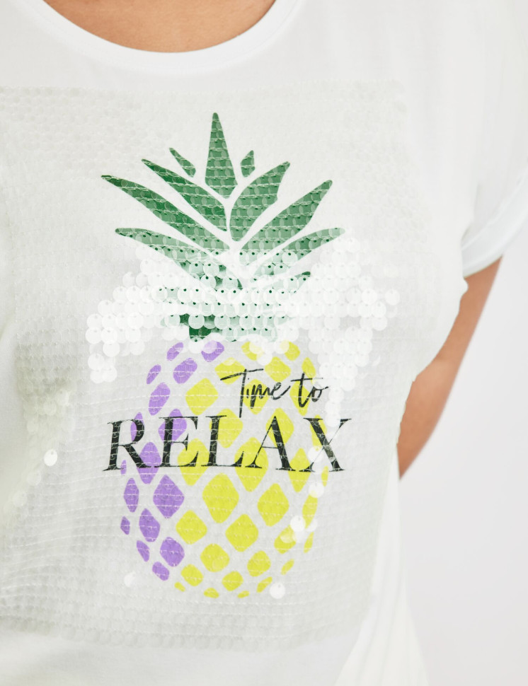 Футболка с пайетками