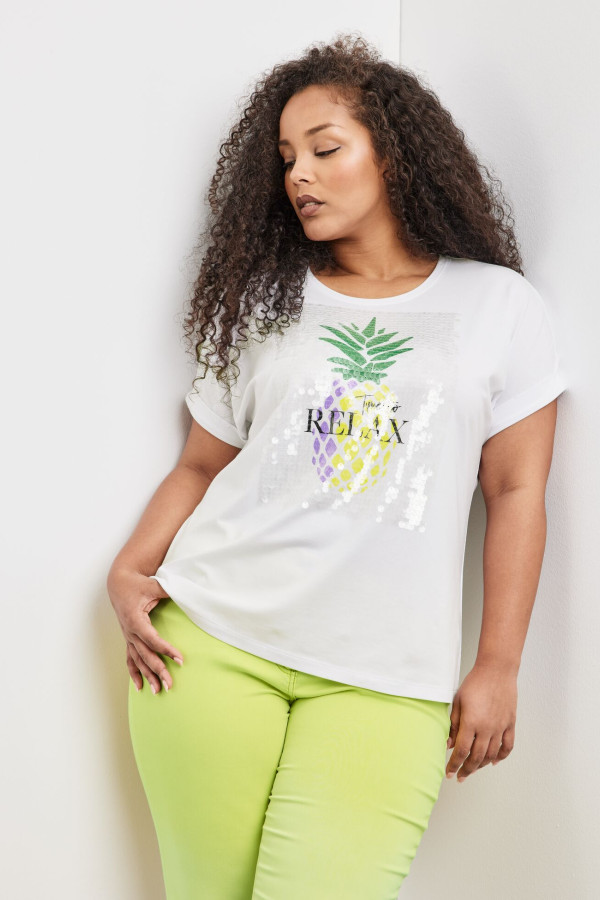 Футболка с пайетками