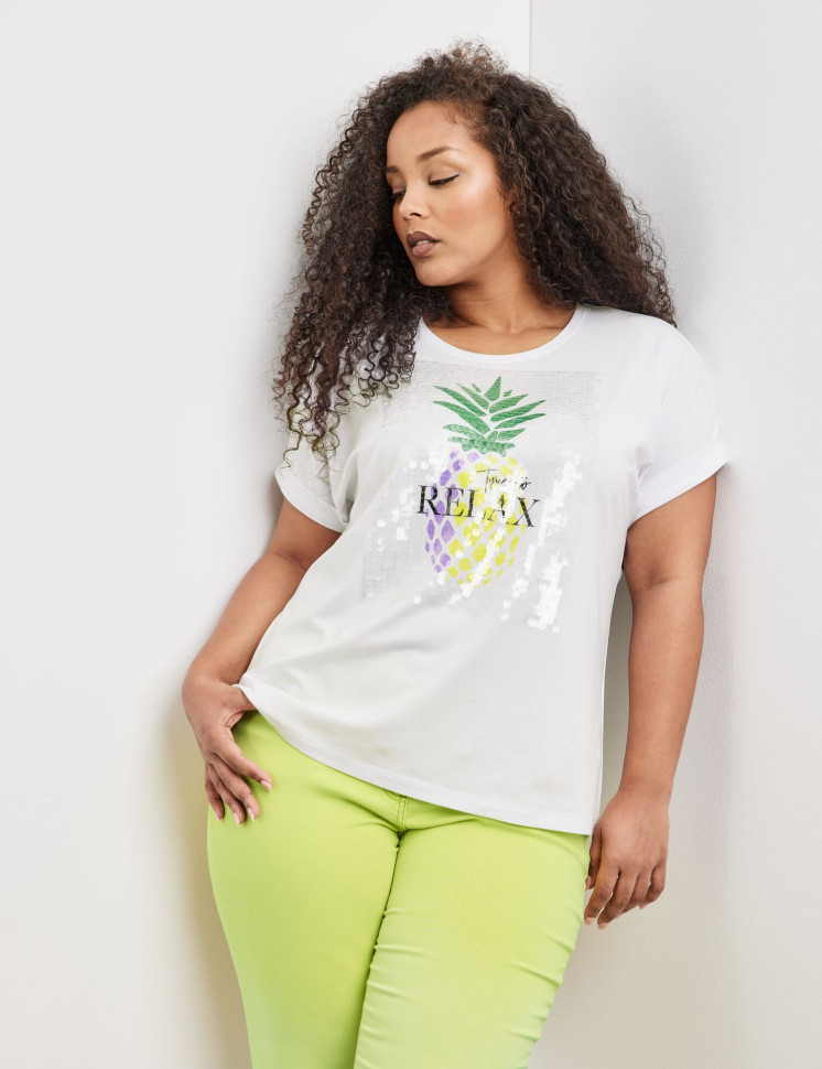 Футболка с пайетками