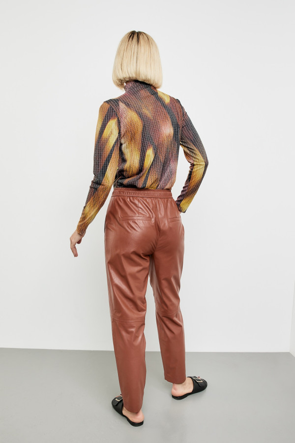 Брюки из эко-кожи