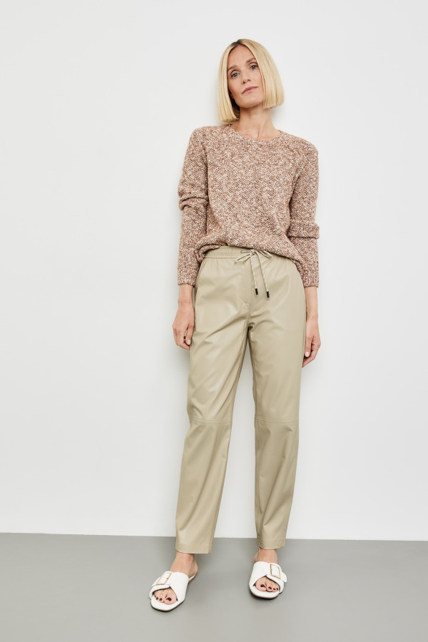 Брюки-джоггеры из эко-кожи