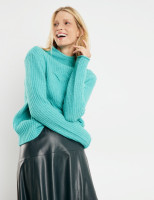 Свитер фактурной вязки