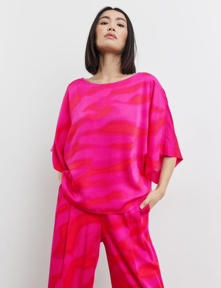 Блузка с широкими рукавами