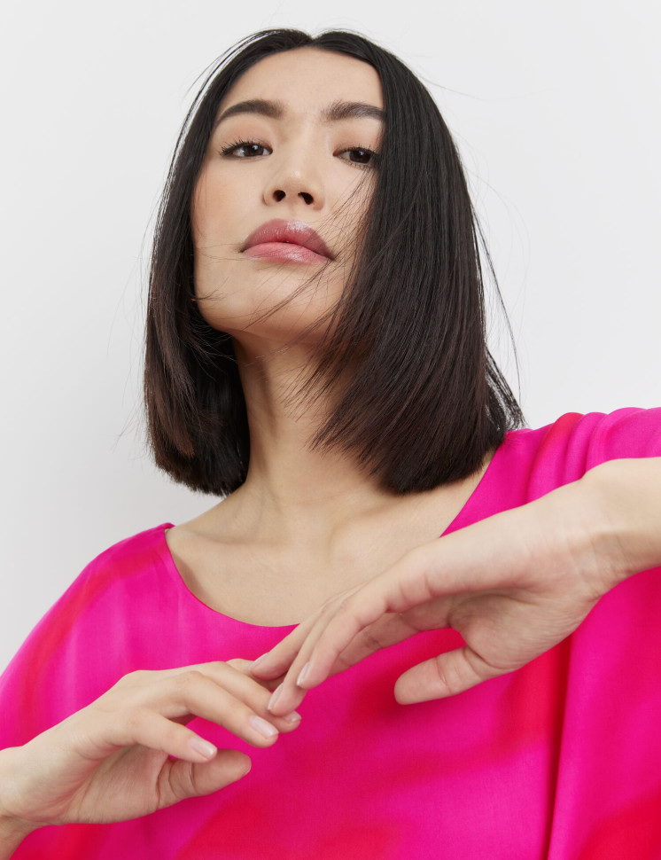 Блузка с широкими рукавами