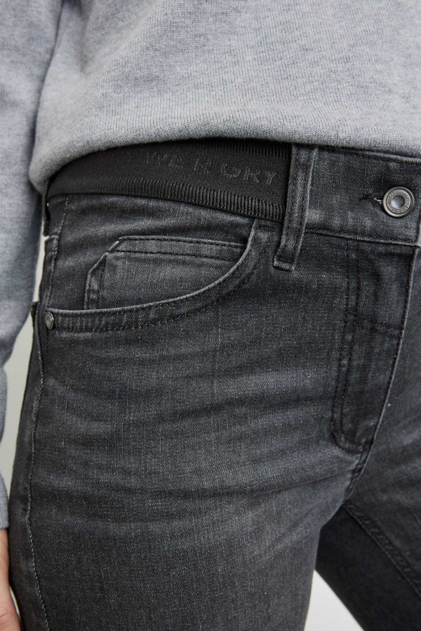 Джинсы с эластичным поясом