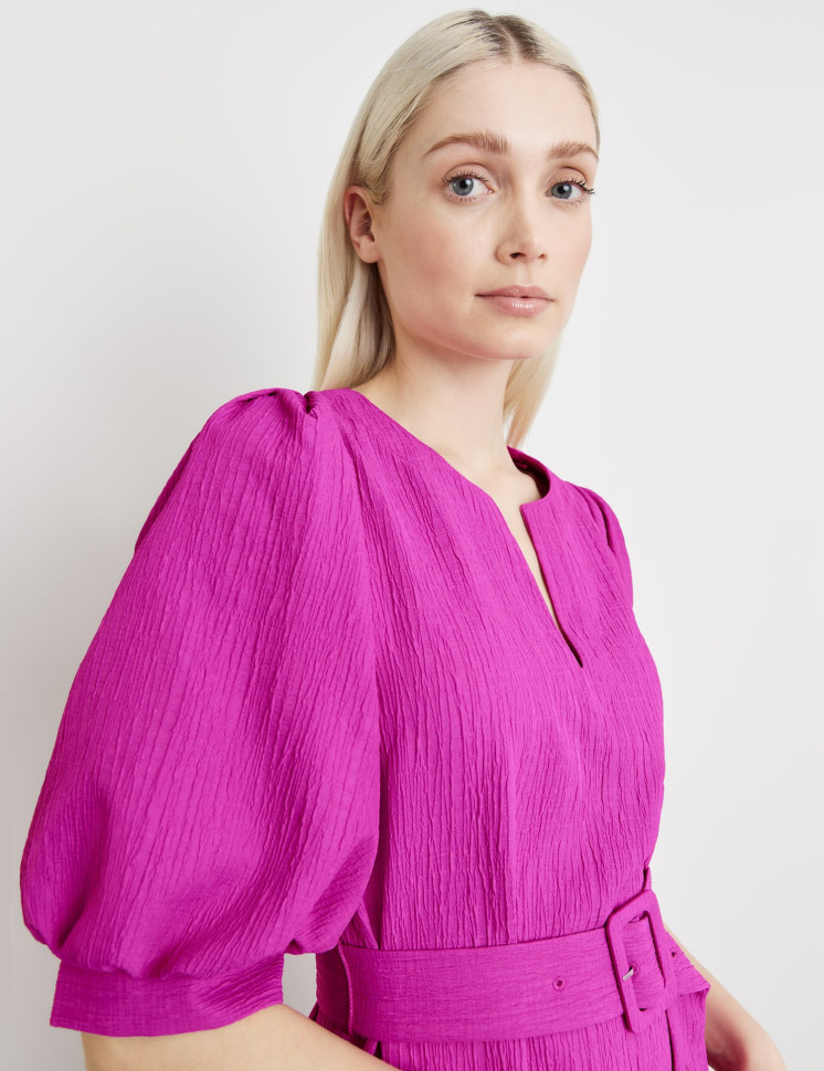 Платье с поясом