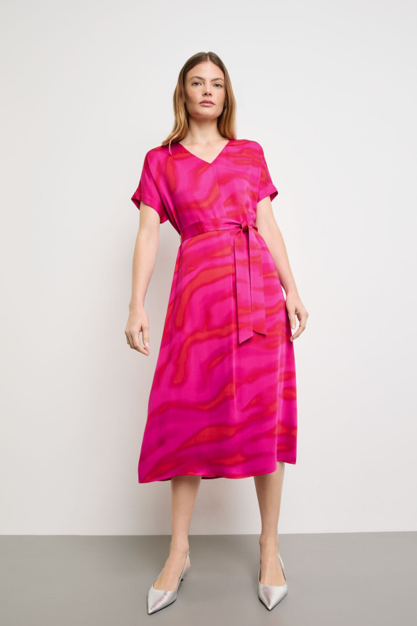 Платье с поясом