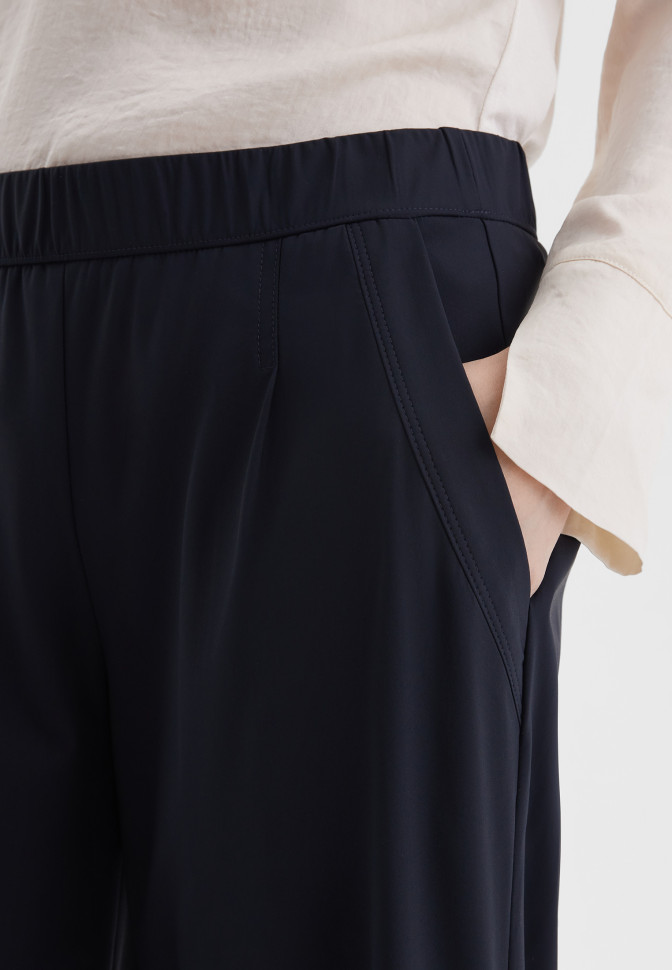 Брюки из эластичной ткани