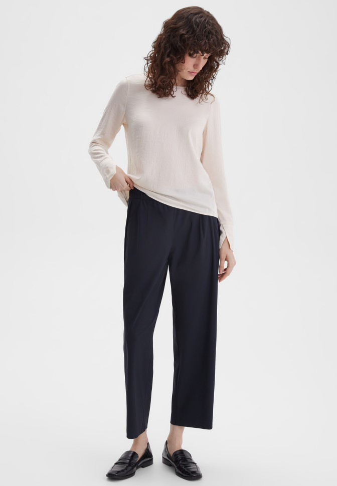 Брюки из эластичной ткани