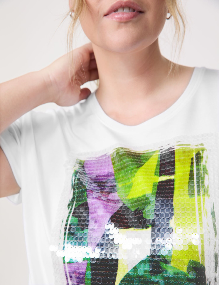 Футболка с пайетками