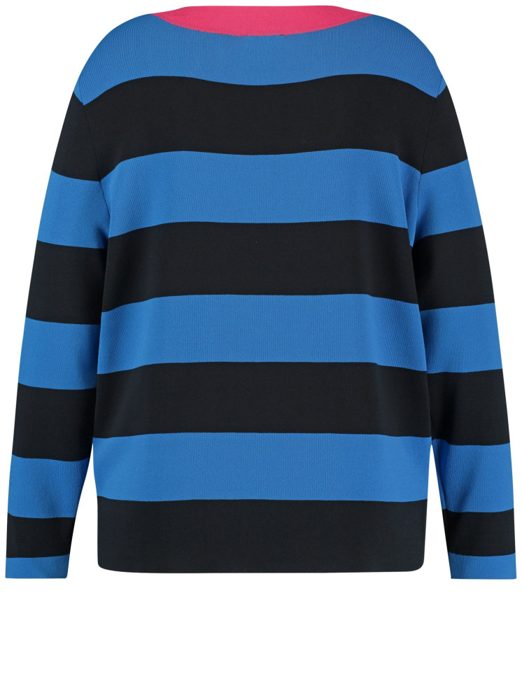 Пуловер в полоску