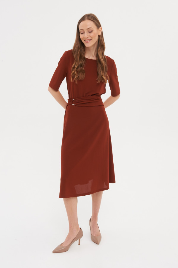 Платье миди с декоративным поясом
