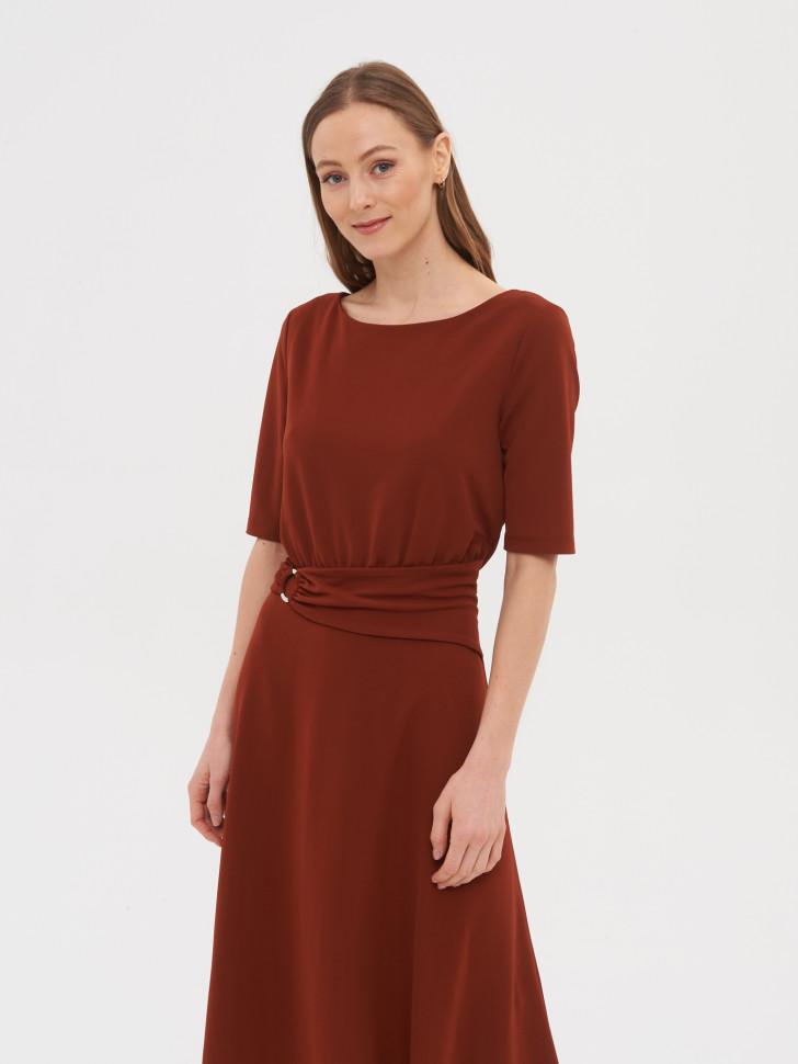 Платье миди с декоративным поясом