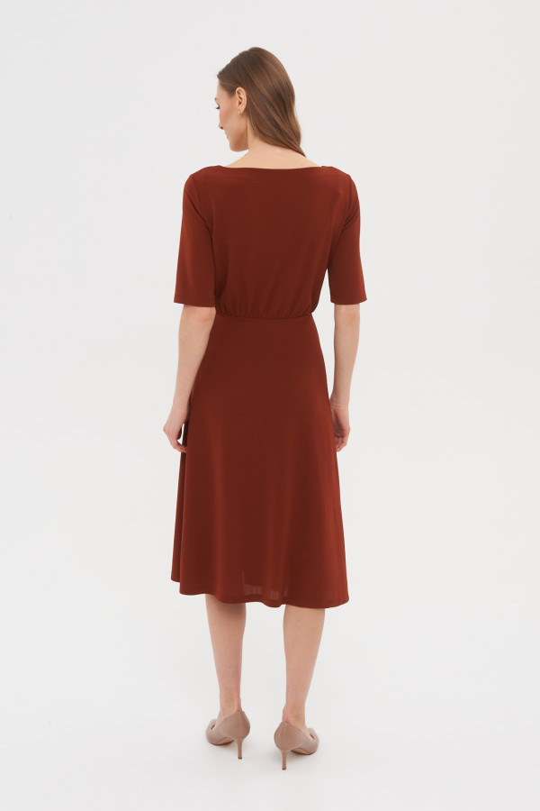 Платье миди с декоративным поясом