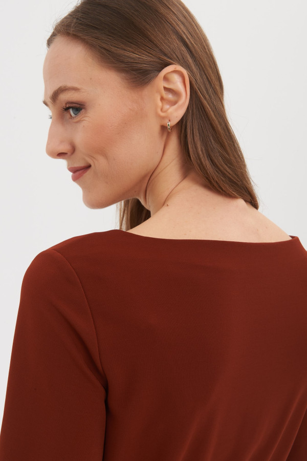 Платье миди с декоративным поясом