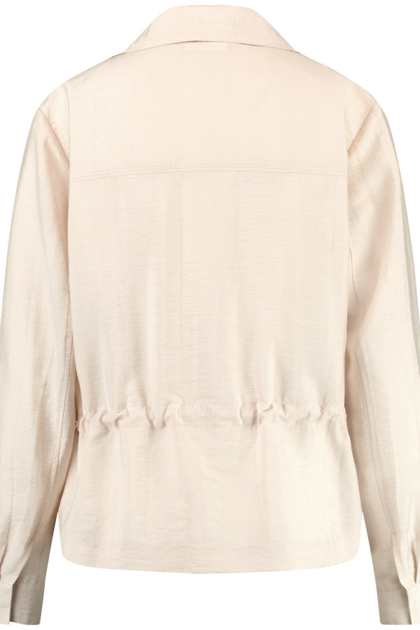 Рубашка с накладными карманами