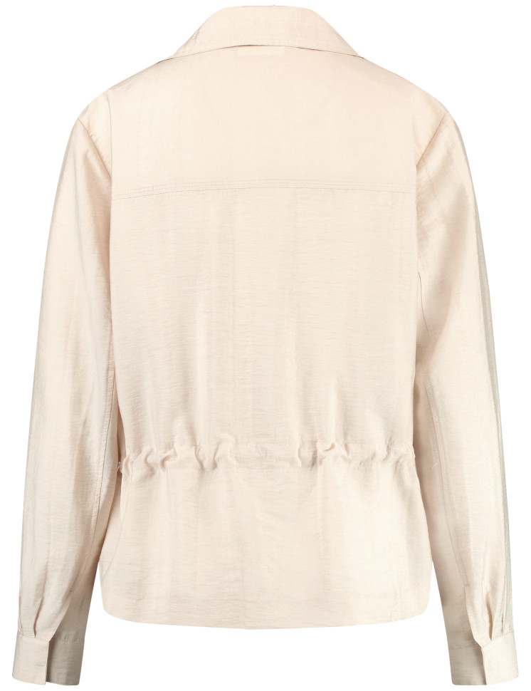 Рубашка с накладными карманами