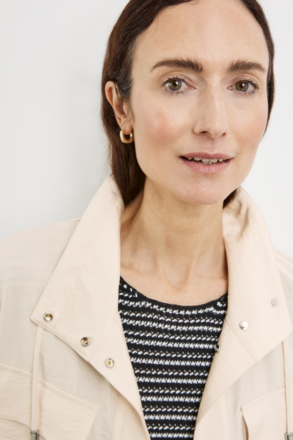 Рубашка с накладными карманами