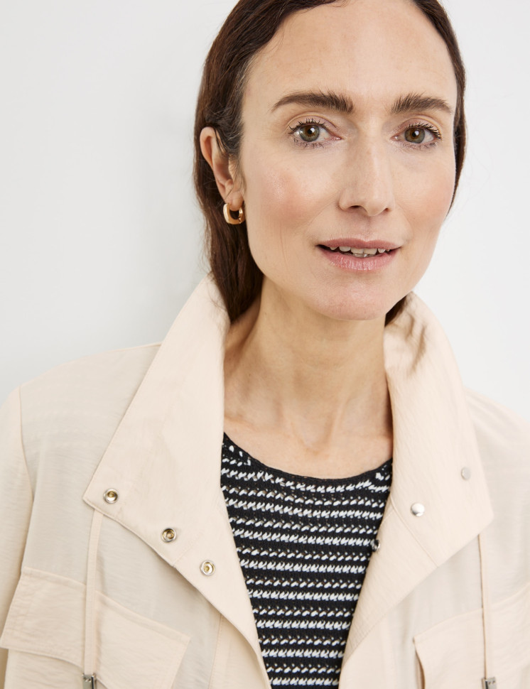 Рубашка с накладными карманами