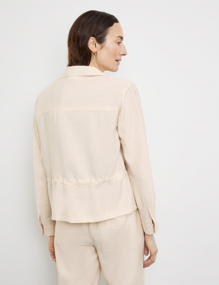 Рубашка с накладными карманами