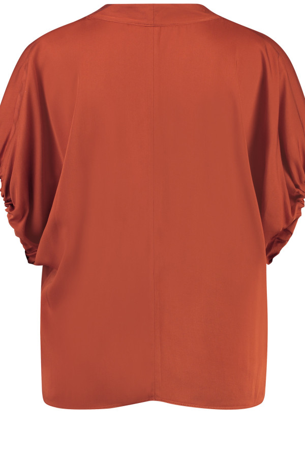 Блузка свободного кроя