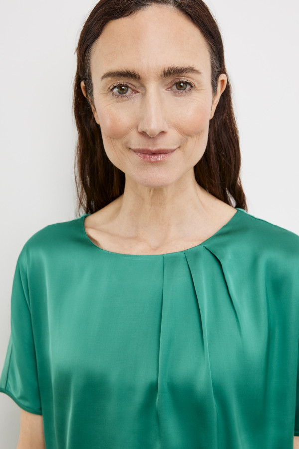 Футболка из комбинированной ткани