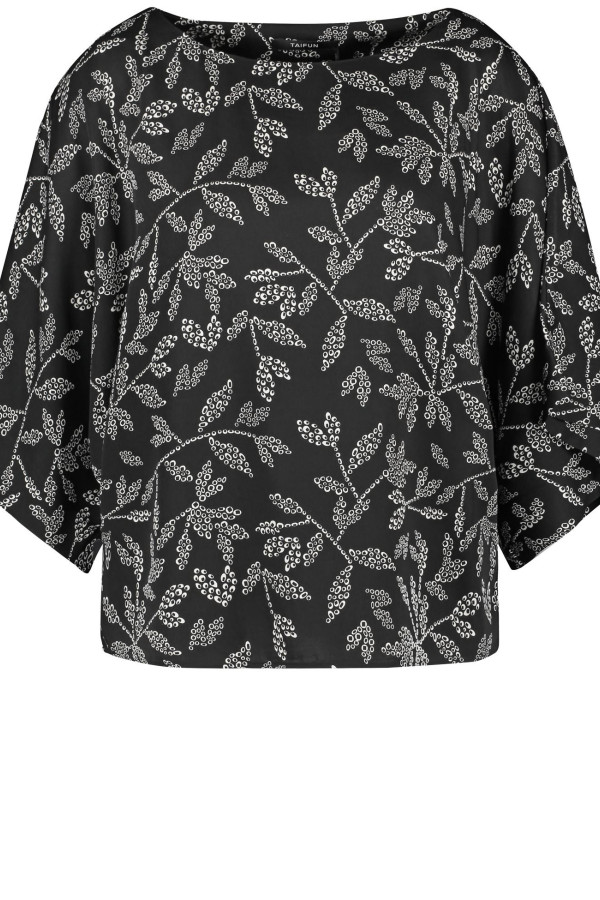 Блузка с широкими рукавами