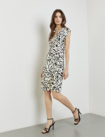 Платье со сборкой