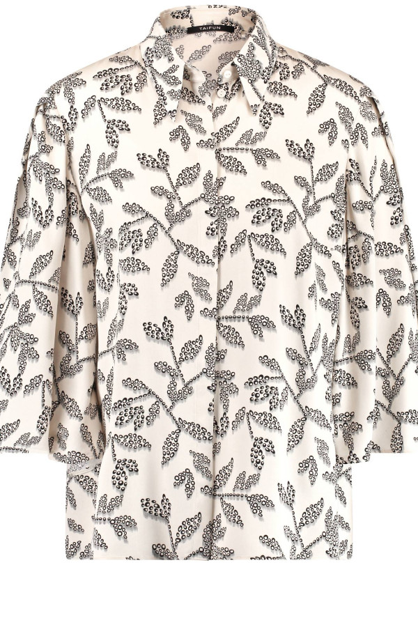 Блузка с широкими рукавами