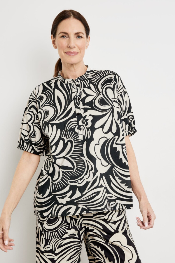 Блузка с цветочным принтом