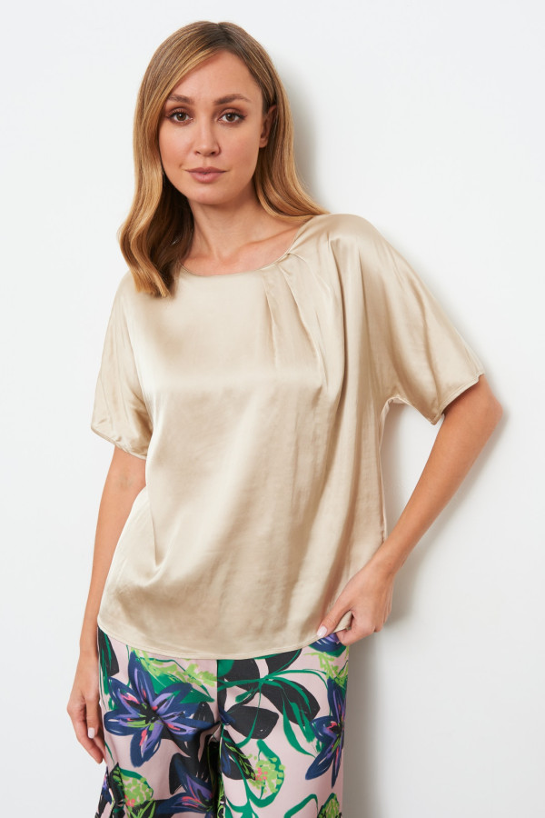 Футболка из комбинированной ткани