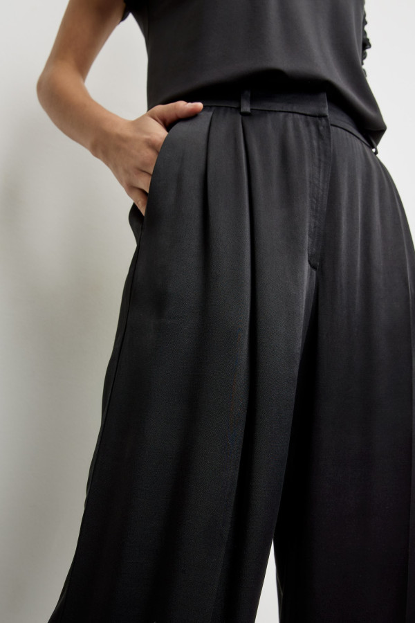 Брюки широкие