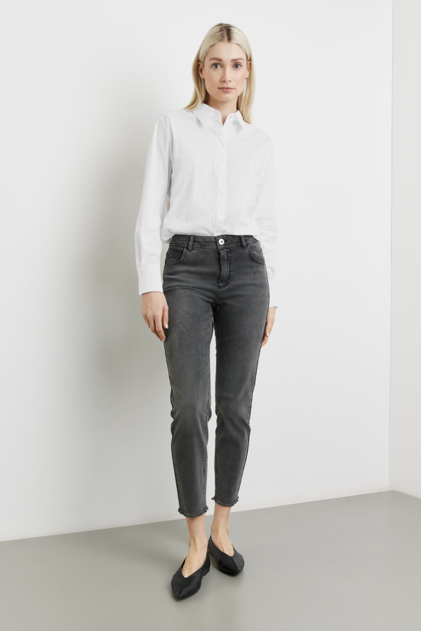 Джинсы зауженные