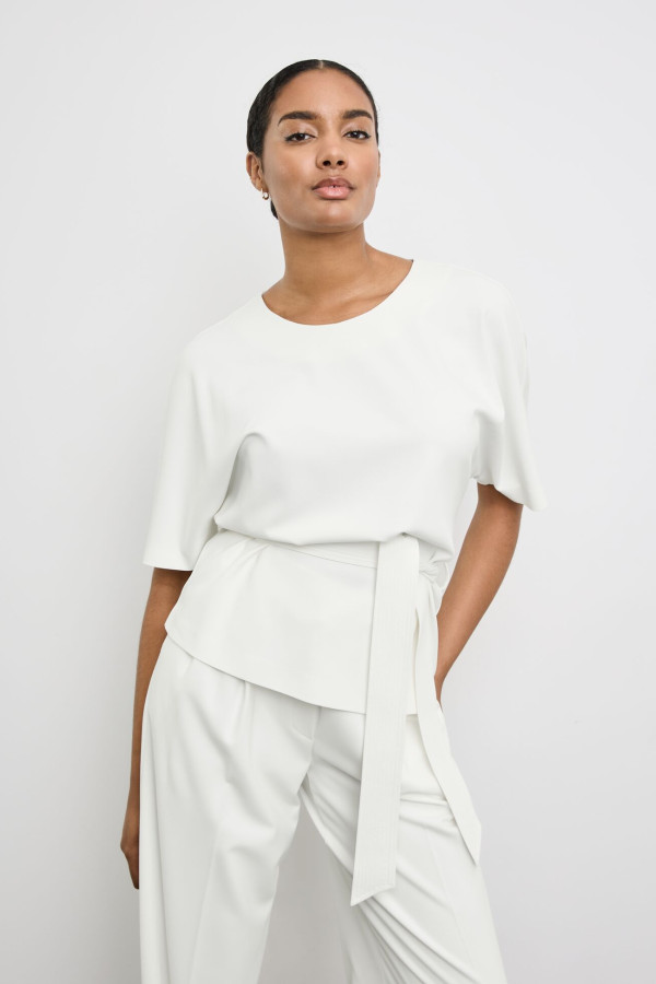 Блузка с поясом