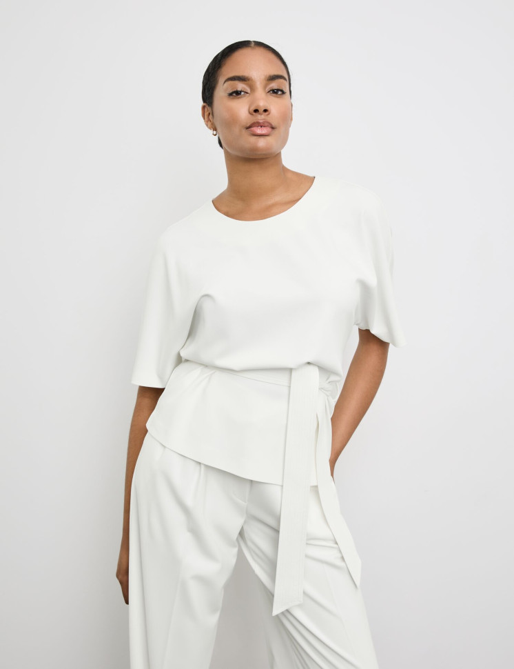 Блузка с поясом