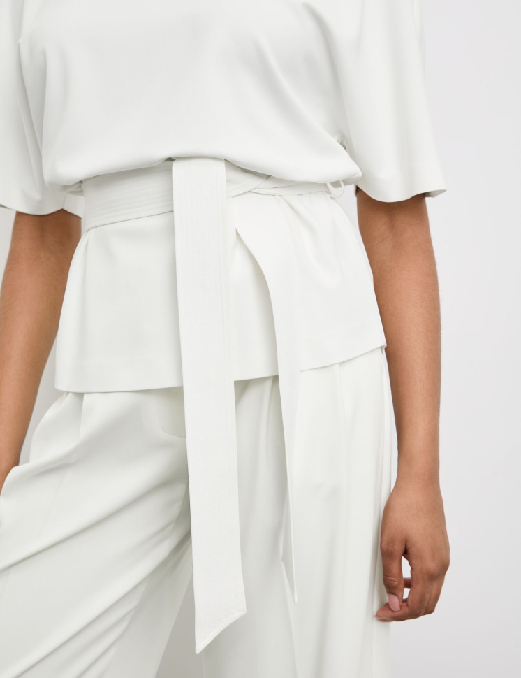 Блузка с поясом