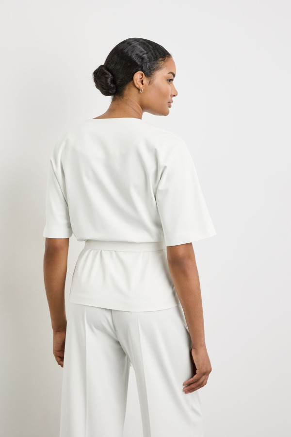 Блузка с поясом