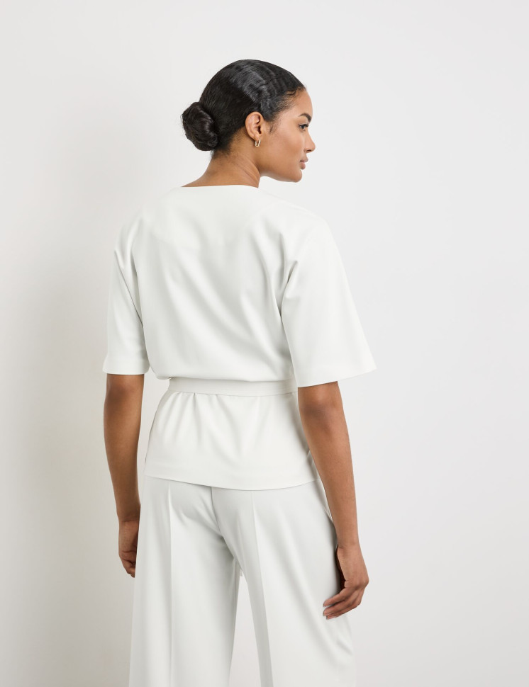 Блузка с поясом